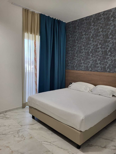 Bedroom 3, Hotel Maiuri, Napoli