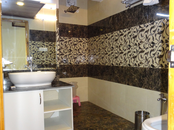 Bathroom 4, Hotel Himalayan Escape, Shimla