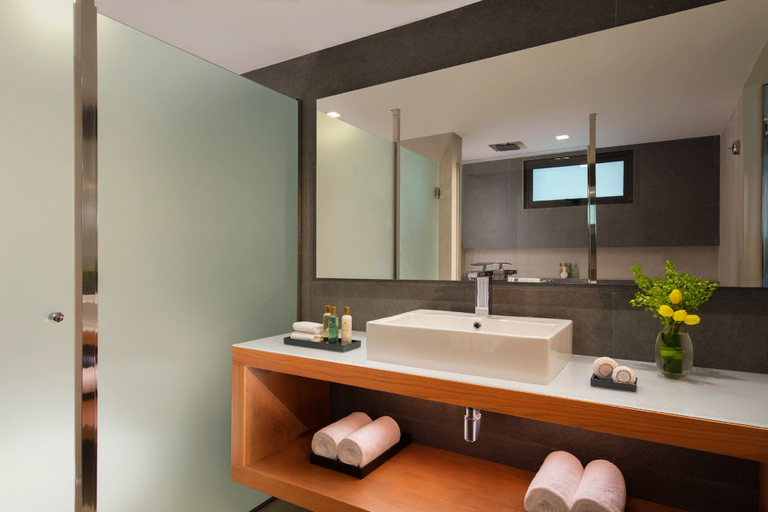 Bathroom 5, Dreams Cozumel Cape Resort & Spa - All Inclusive, Cozumel
