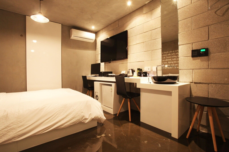 Bedroom 8