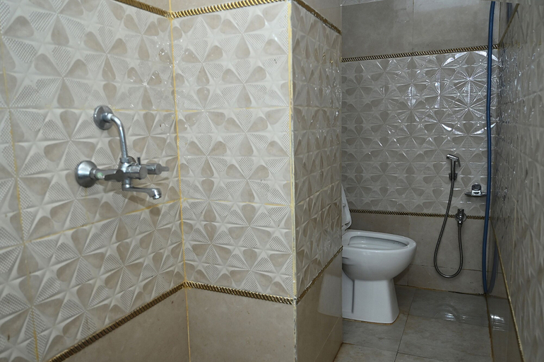Bathroom, Fabhotel Golden Bliss, Khordha