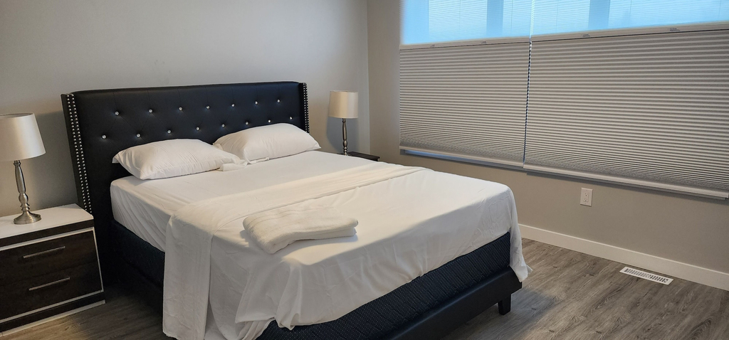 Room 2, ChessKings Executive Suite - 3 Bedroom, Division No. 11