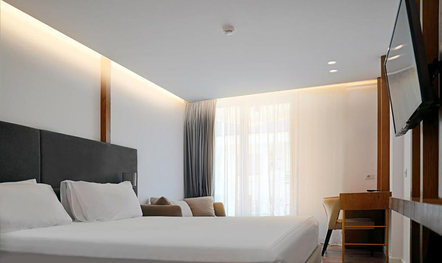 Bedroom 2, Dorchester Hotel, Sarandës