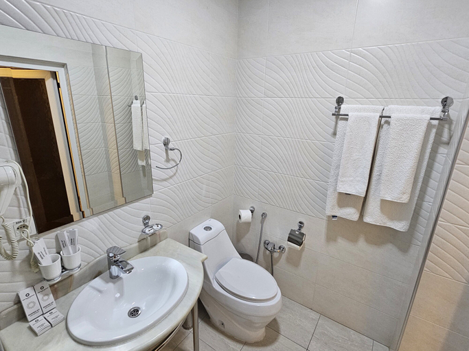 Bathroom 4, Silk Road Kokand Hotel, Dang'ara