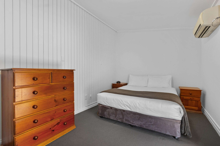 Bedroom 12
