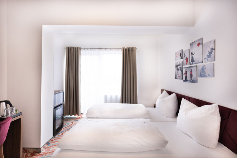Bedroom 5, Firzlaffs Hotel Neumünster, Neumünster