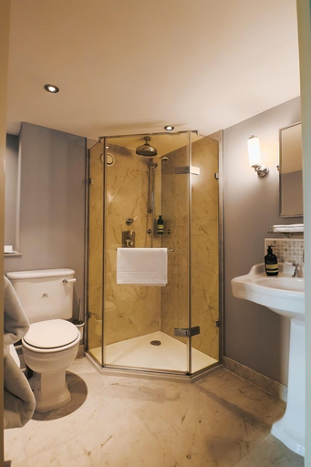 Bathroom 3, The Fuzzy Duck, Warwickshire