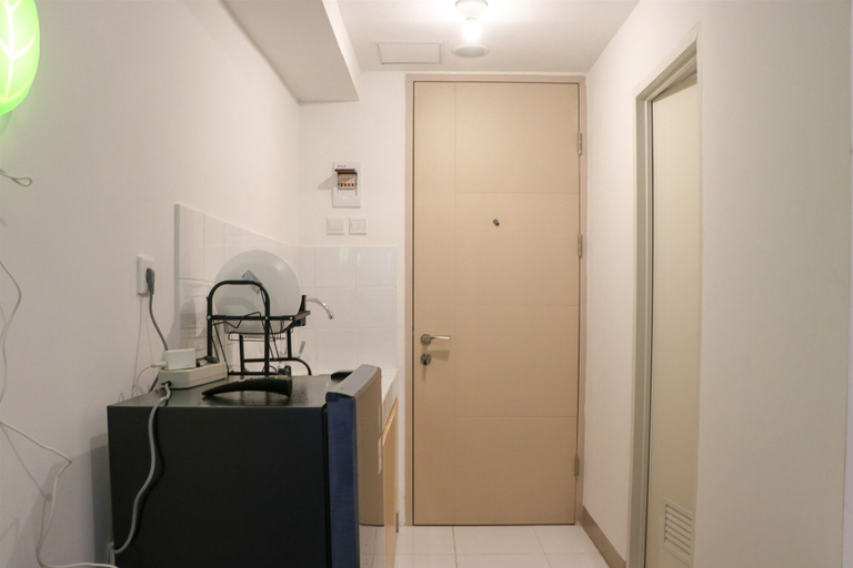 Private kitchen 5, Comfy And Simply Studio Tokyo Riverside Pik 2 Apartment, Tangerang