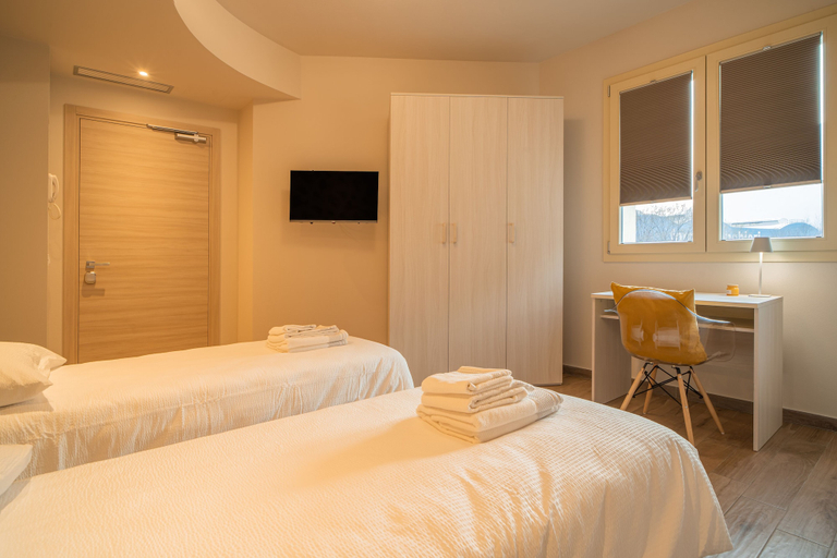Bedroom 2, Le Alpi bed&living, Brescia