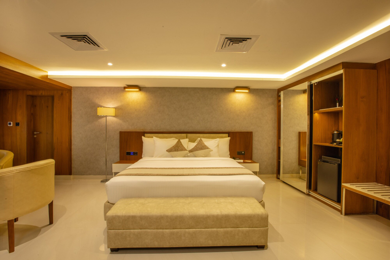 Bedroom 3, Royal Plaza Suites by RAK Rooms, Dakshina Kannada