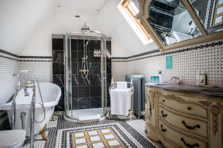 Bathroom 5, Berwick Lodge, South Gloucestershire
