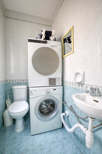 Bathroom 2, Seafront Apartment