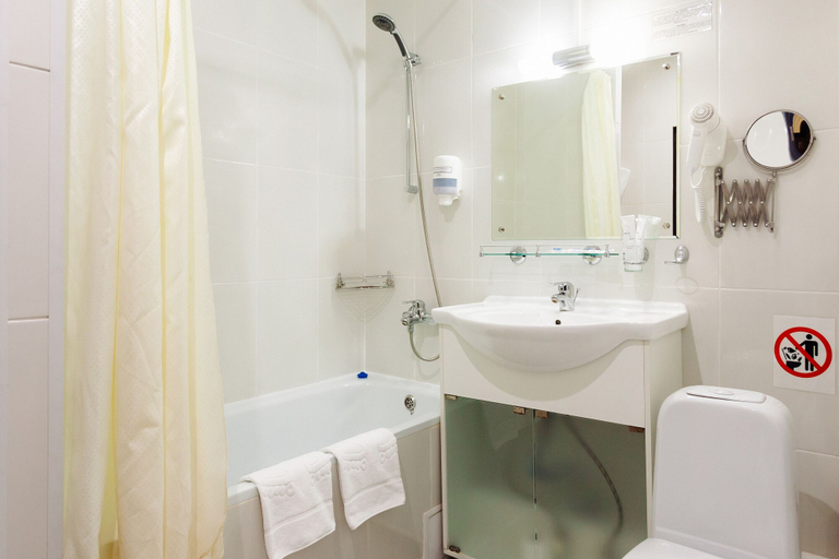 Bathroom 3, Selivanov Hotel, Rostov