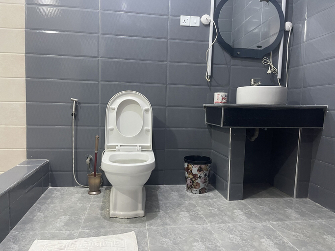 Bathroom 3, Western Sun International Hotel & Events Centre, Ede North