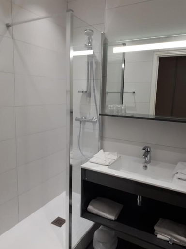 Bathroom 5, Le Relais de la Sans Fond, Côte-d'Or