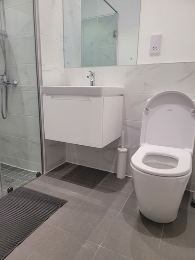 Bathroom, RT Properties @ The Lennox Airport., Accra