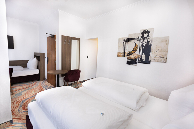 Bedroom 4, Firzlaffs Hotel Neumünster, Neumünster