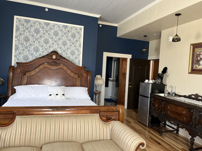 Bedroom 5, Cambridge Inn on Main, Dane