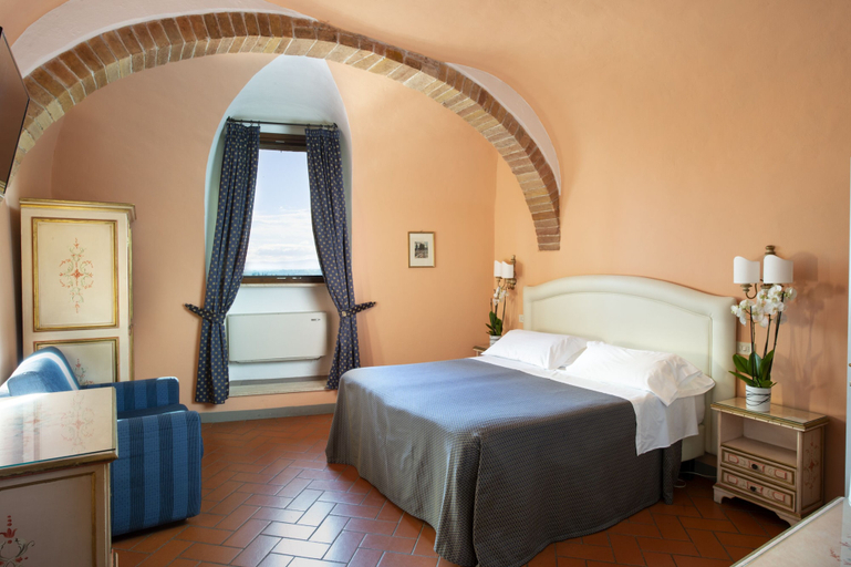 Bedroom 4, La Cisterna, Siena