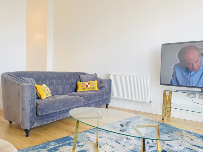 Others 5, Penthouse, London
