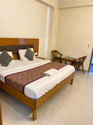 Bedroom 2, Hotel Radient Casa, Gautam Buddha Nagar