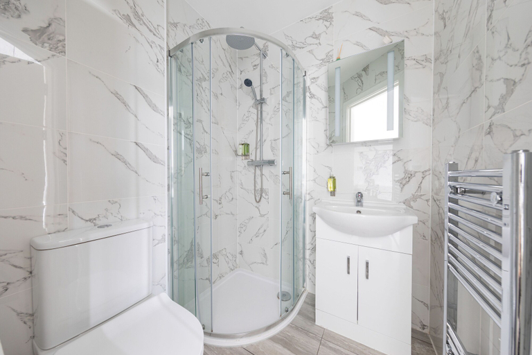 Bathroom 3, Anson Hotel, London