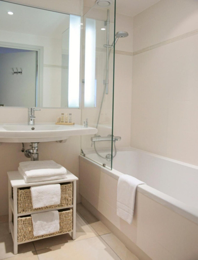 Bathroom 4, Hotel Apollinaire, Paris