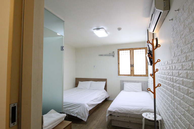 Bedroom 3, Hotel Golden Park Myeongdong, Jung