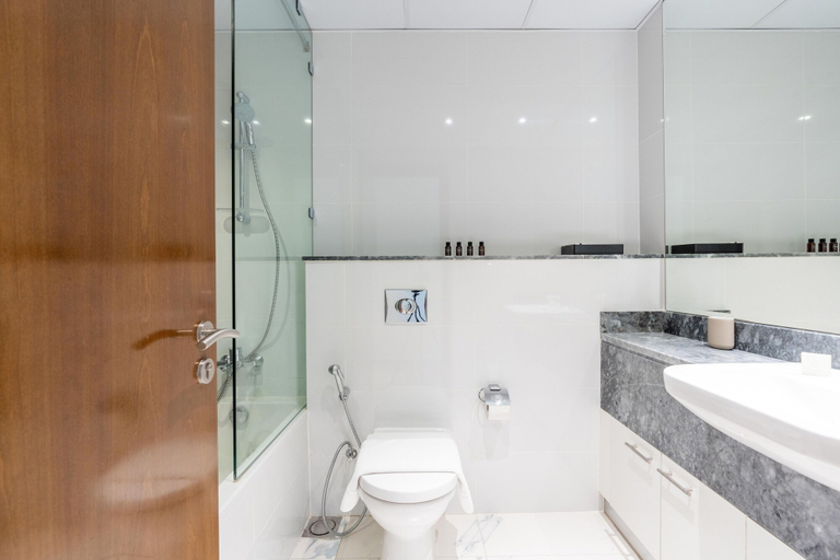 Bathroom 3, Lux BnB I Amna Tower I Panaromic Views, Dubai