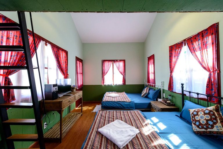 Bedroom 2, Flowersandrocks Villa, Đà Lạt