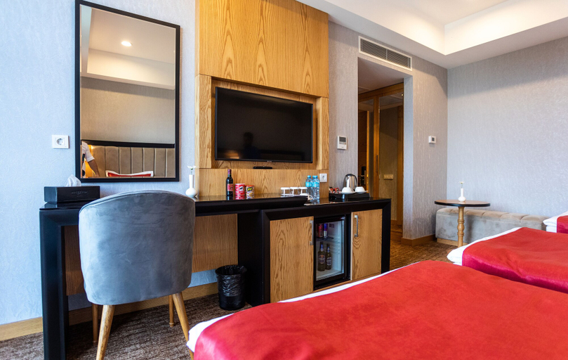 Bedroom 3, Premium Hotel, Samux