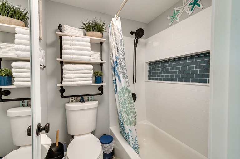 Bathroom 5, Oceanfront Condo w/ Balcony in Myrtle Beach!, Horry