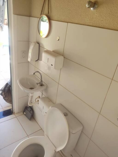 Bathroom 4, Village Catarina, Itu