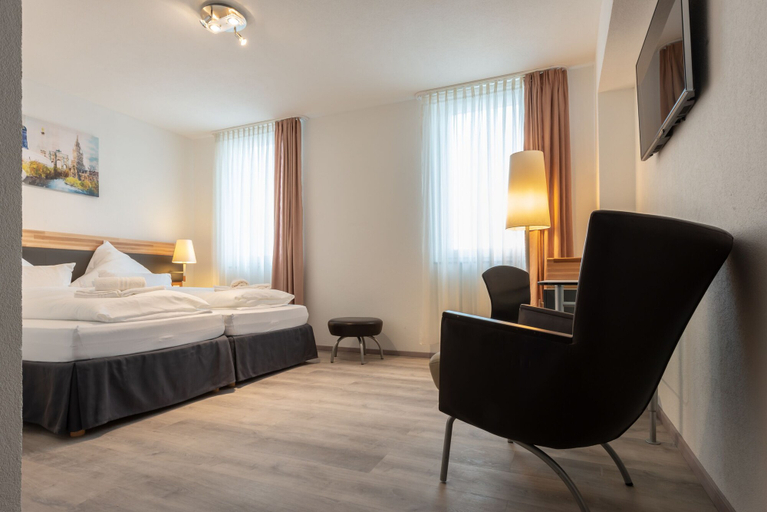 Bedroom 3, Hotel in Laisen, Reutlingen