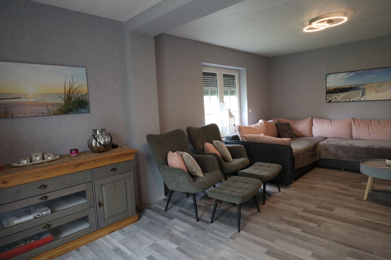 Others 5, Haus Flieder, Aurich