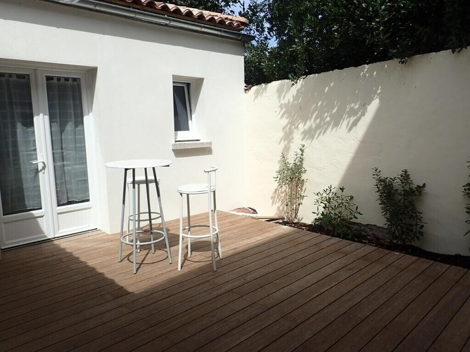 Others 4, Villa de Buzay, Charente-Maritime