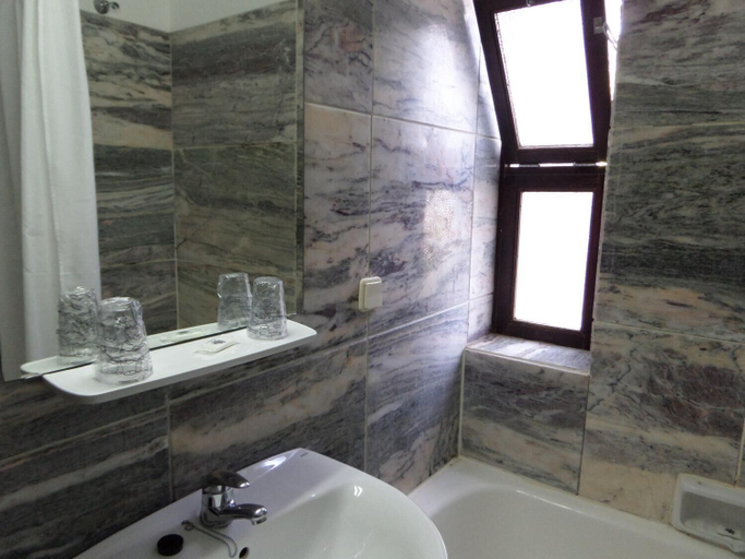 Bathroom 5, Hotel Mar à Vista, Albufeira