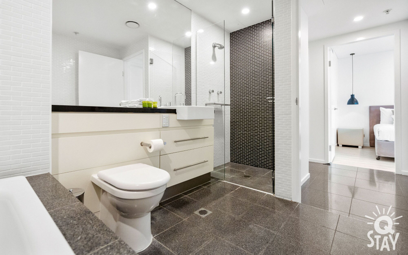 Bathroom 4, The Wave - Q Stay, Gold Coast
