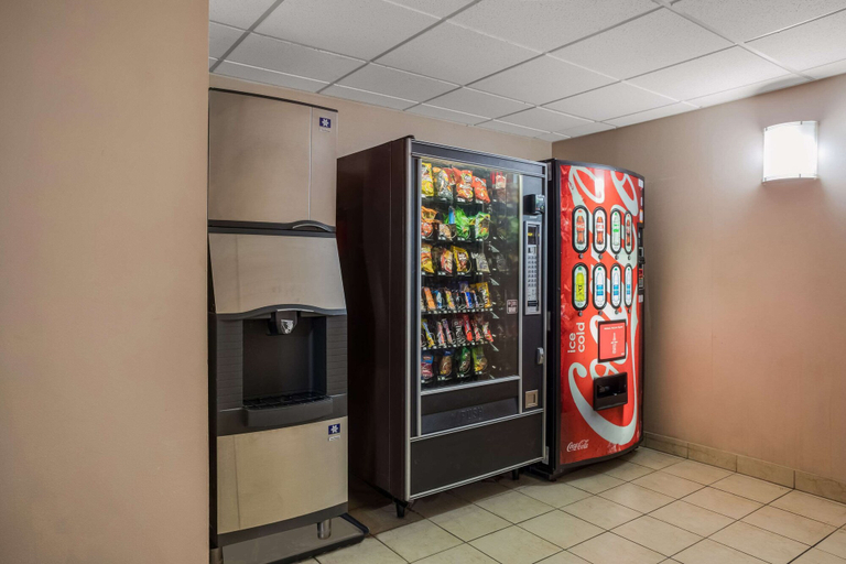 Food & Drinks 5, Quality Inn Toledo Westgate, Lucas