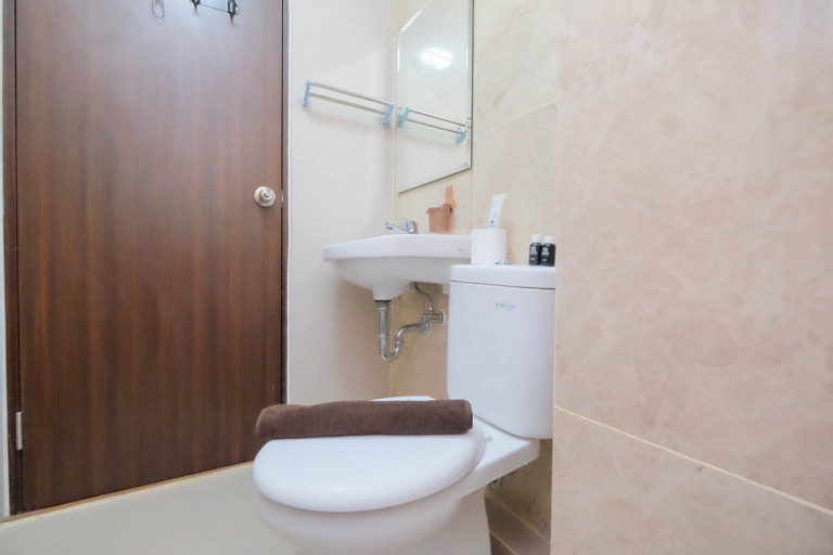 Bedroom 4, Modern and Good Deal 2BR at Transpark Cibubur Apartment By Travelio, Depok