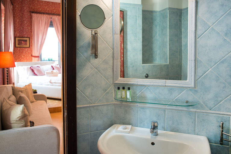 Bathroom 3, Residenza Echia, Napoli