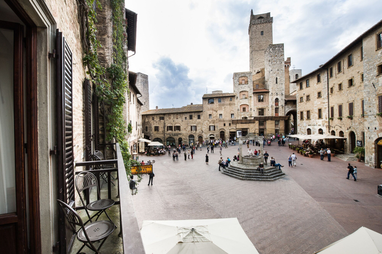 Exterior & Views 2, La Cisterna, Siena