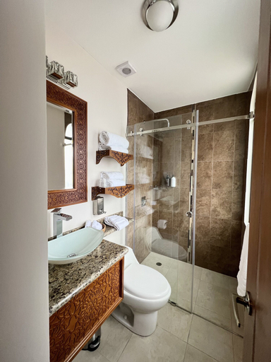 Bathroom 3, Dakani Hotel Boutique, Quito