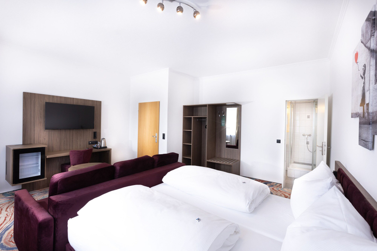 Bedroom 4, Firzlaffs Hotel Neumünster, Neumünster