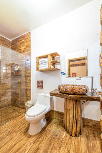 Bathroom 4, Hotel Vista de Aguilas Ecolodge, Pedernales