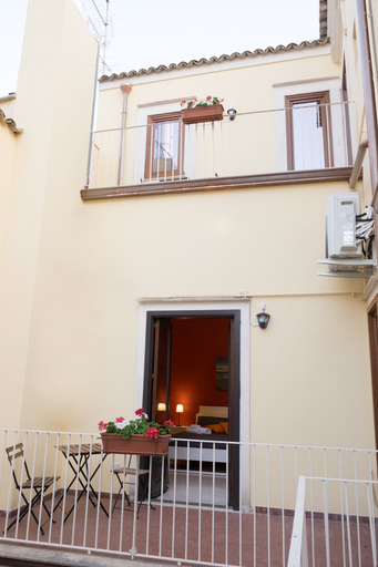 Others 5, NIRIA ACCOGLIENZA SICULA, Ragusa