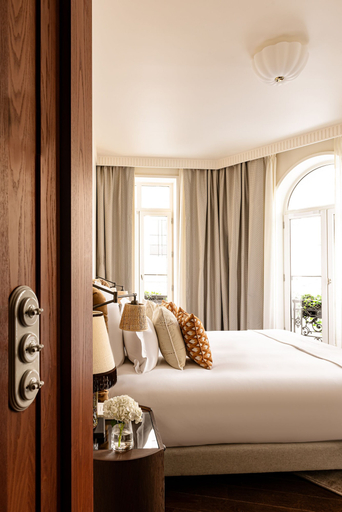 Bedroom 2, Chateau Des Fleurs, Paris