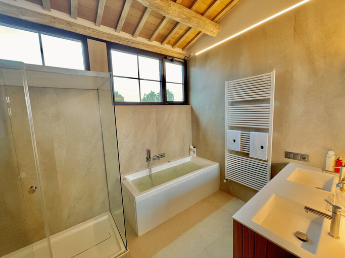 Bathroom 3, Torre Medieval de Queralt, Lleida