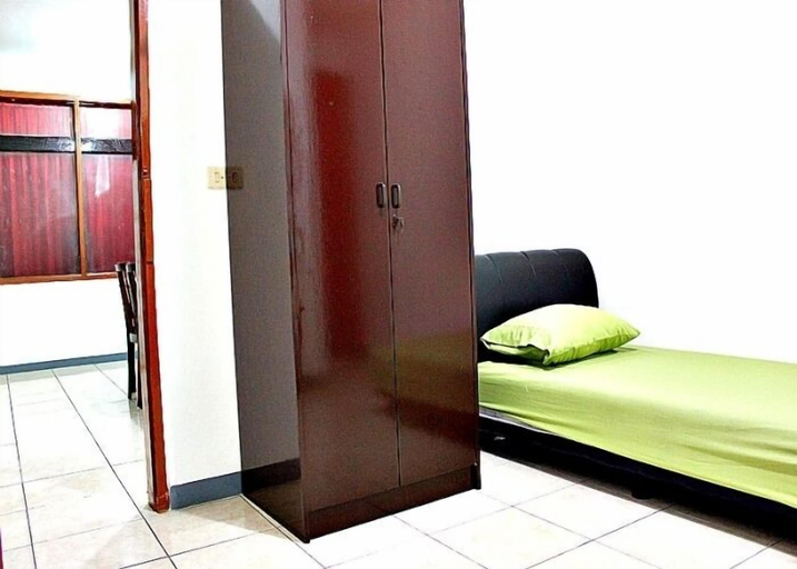 Bedroom 2, De Sun Pasteur Guest House by HouseinBandung, Bandung
