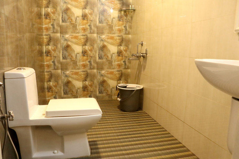 Bathroom 5, Spring Muunnar, Idukki